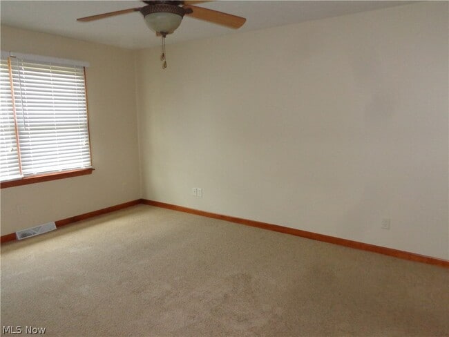 Building Photo - 239 Aspen Dr