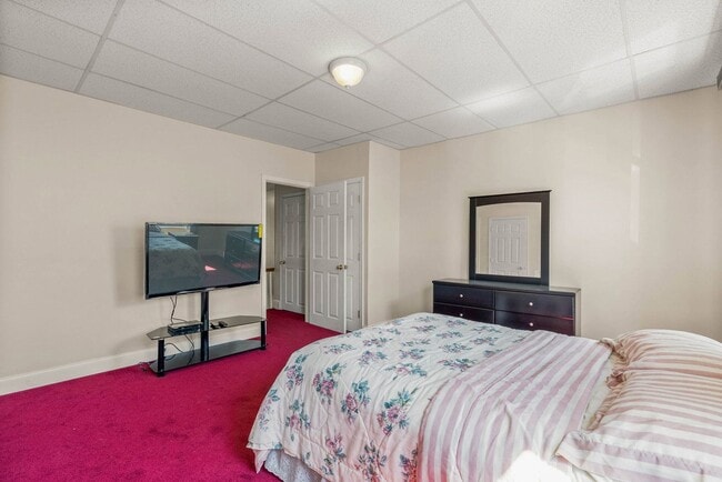 Building Photo - 513 Morris St