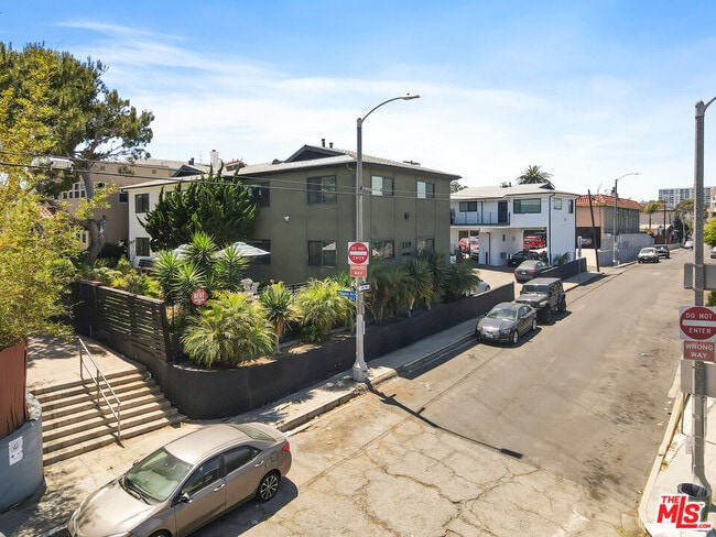 Building Photo - 119 Paloma Ave