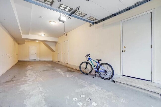 Building Photo - 41 Wright Ave