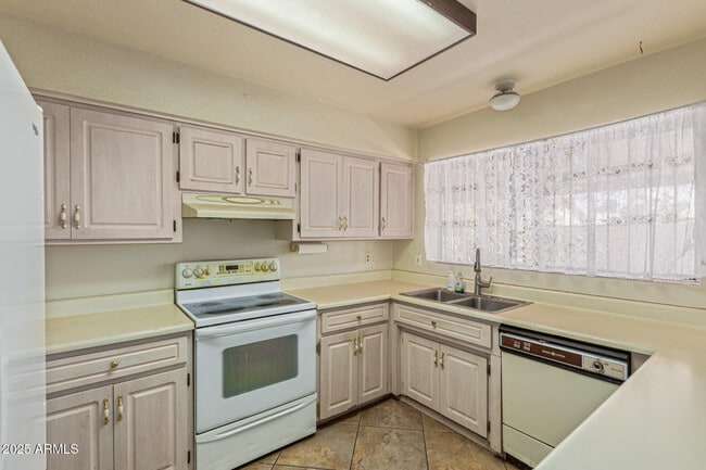 Building Photo - 5322 W Orchid Ln