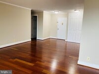 Building Photo - 205 Yoakum Pkwy