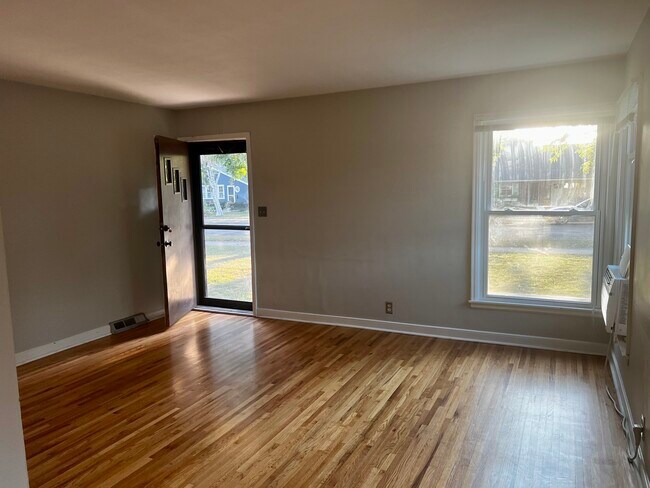 Living room - 123 11th Ave N