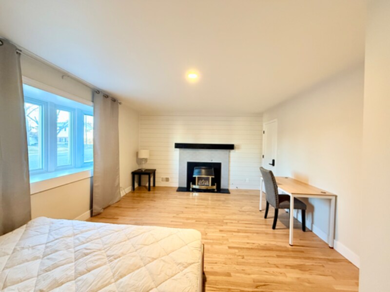 Building Photo - 9989 Dodge Dr