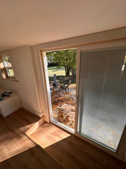 Building Photo - 564 Cooper Ave