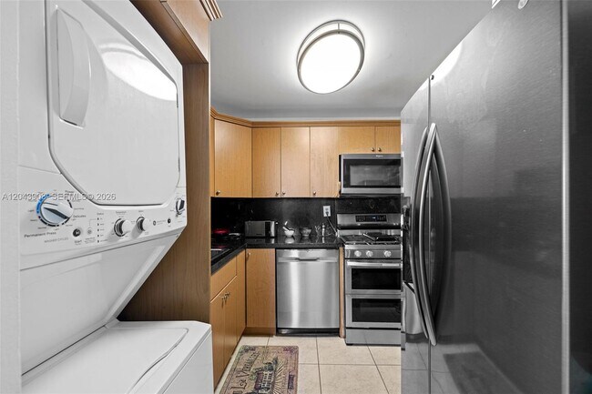 Building Photo - 13120 SW 92nd Ave