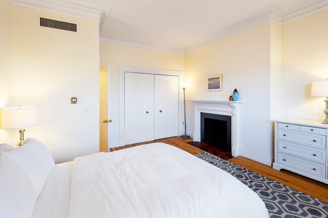 Building Photo - 396 Commonwealth Ave #3C Boston MA 02215