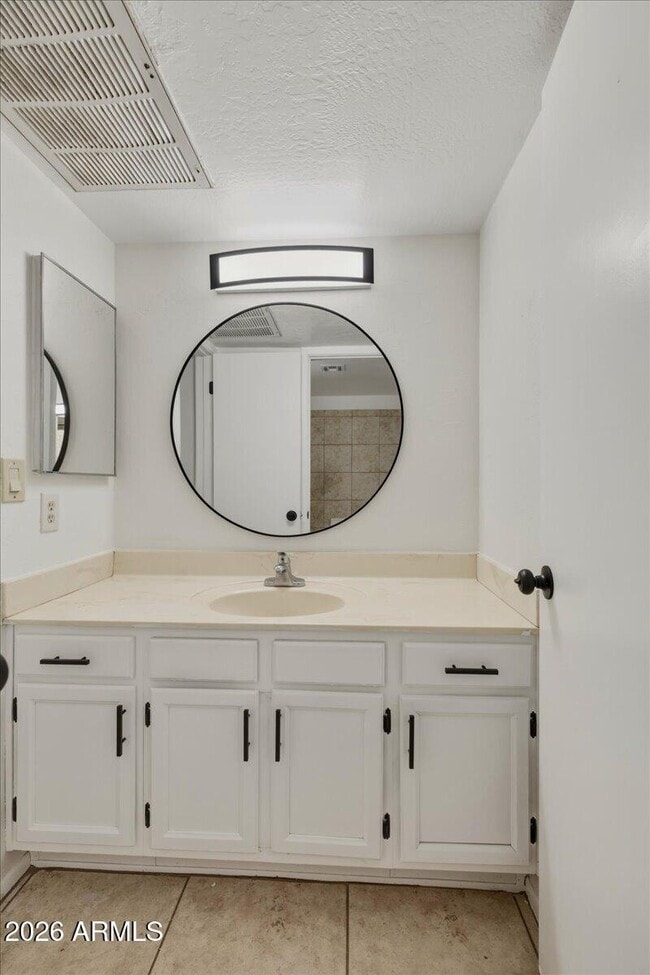 Building Photo - 4901 S Calle Los Cerros Dr