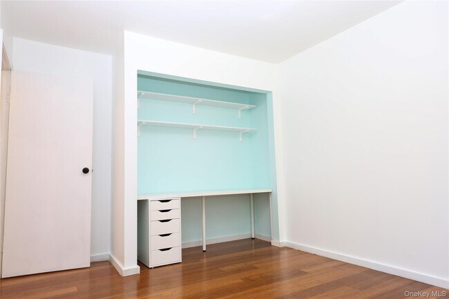 Building Photo - 259 Village Ct