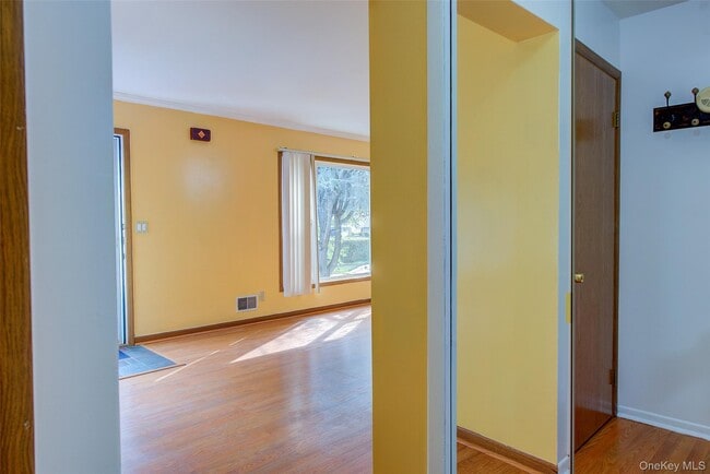 Building Photo - 41 Beechwood Ave