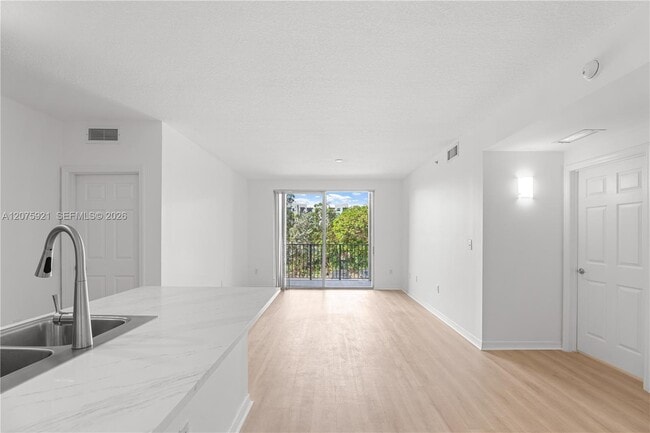 Building Photo - 6851 SW 44th St