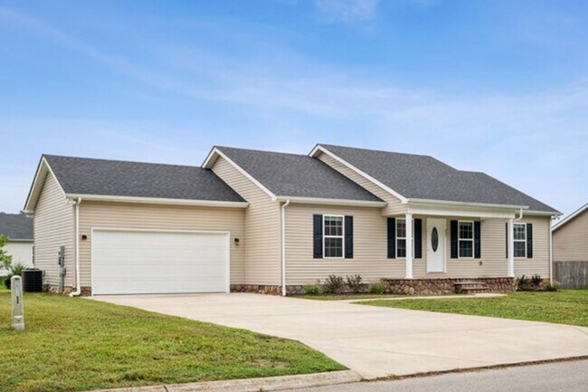 Building Photo - COMING SOON.....Adorable 3 Bedroom Home in Tullahoma!