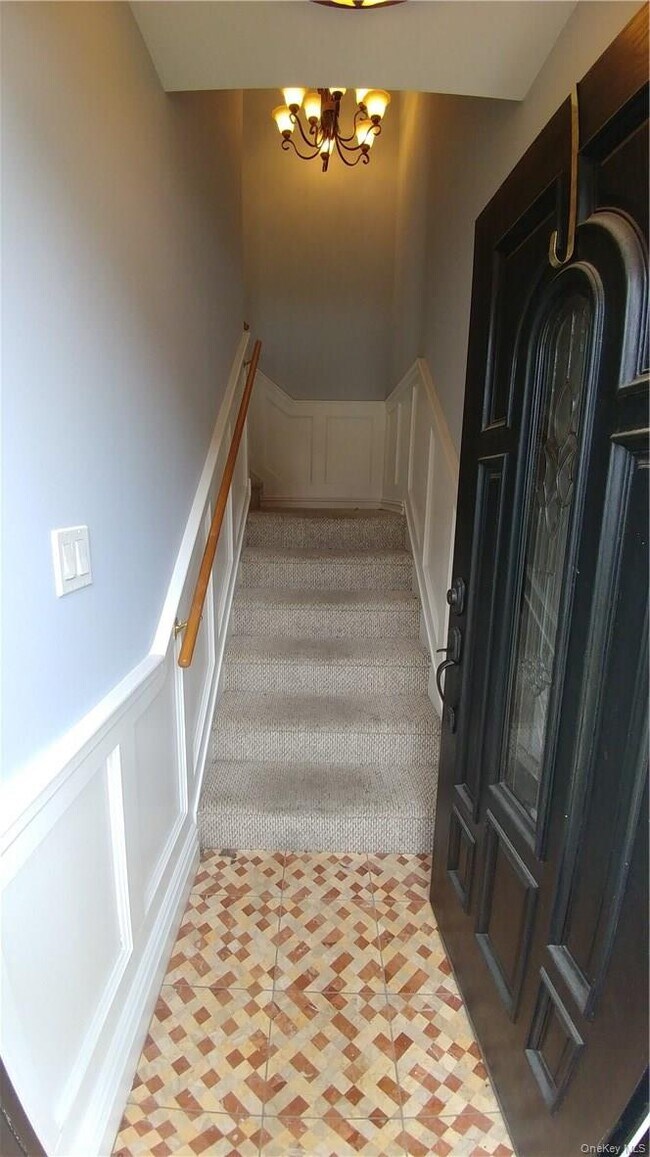 Building Photo - 113 Maple Pl