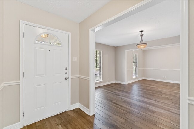 Building Photo - 25814 Leafywood Dr