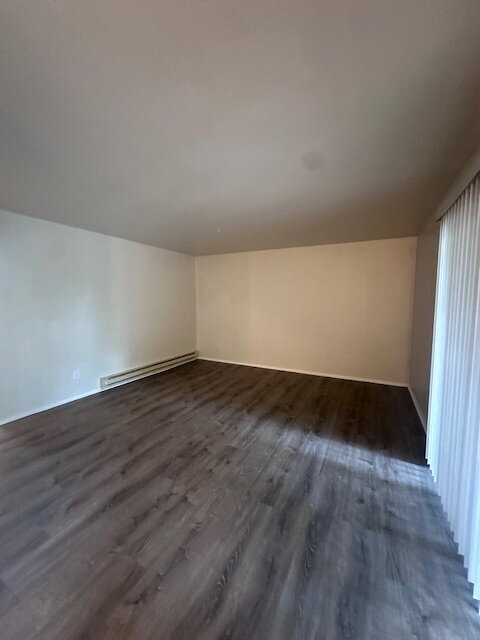 Building Photo - Charming 2-Bedroom Apartment with Modern Comforts on SE Division St.