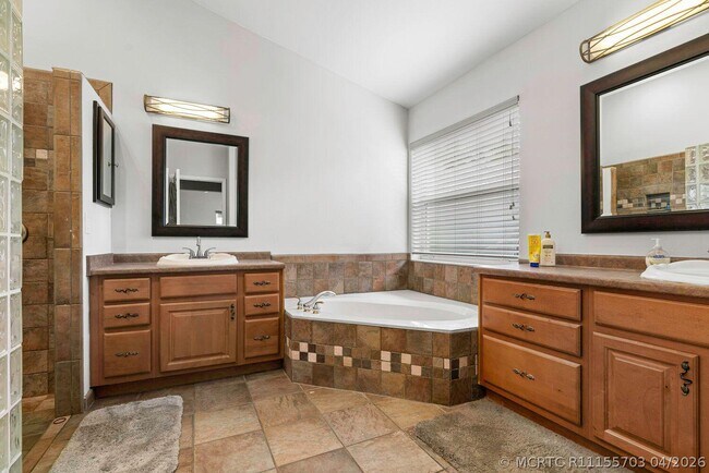 Building Photo - 1304 Lake Breeze Dr