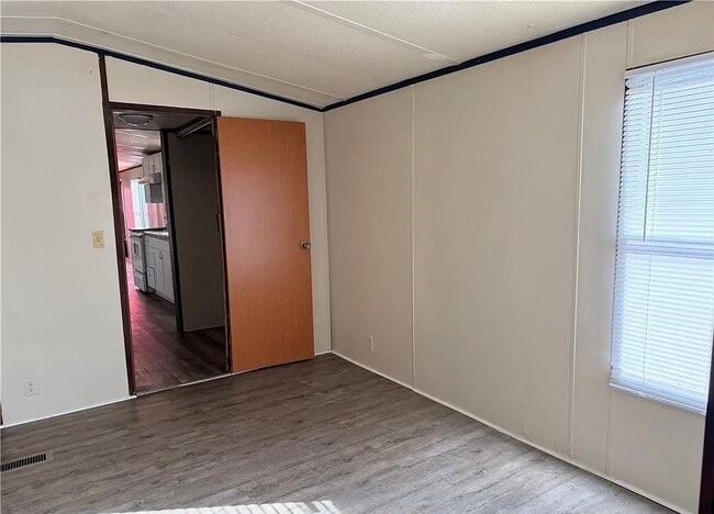 Building Photo - 804 Vagabond Dr
