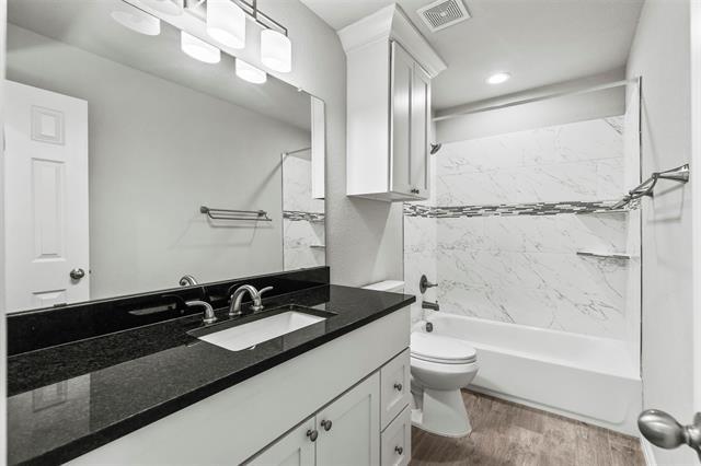 Building Photo - 3522 Hanan St