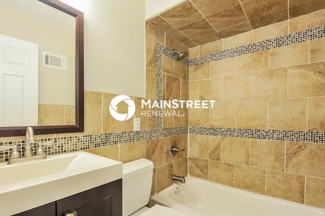 Building Photo - 3 Bedroom Pet-Friendly Home in St. Charles...