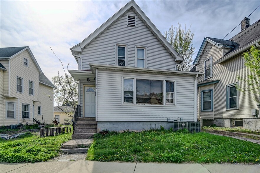 Building Photo - 205 S Fair Oaks Ave