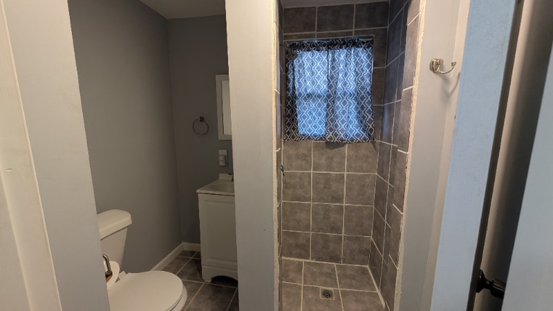 Building Photo - 502 E State Ave