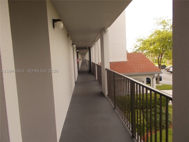 Building Photo - 1400 SW 124th Terrace