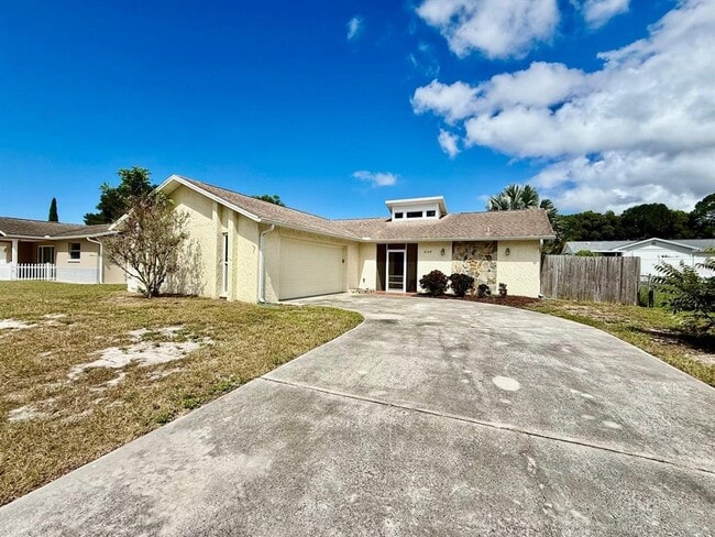 Building Photo - 6149 Staunton Dr