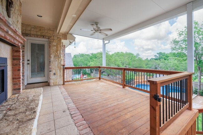 Building Photo - Spacious 2 Story 5 Bedroom , 4 full bathrooms located in Stone Oak!