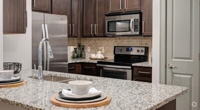 Building Photo - 1 Month Free on a Gorgeous 2/2!
