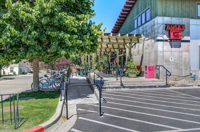 Building Photo - Luxury Condo steps from the Boise River an...