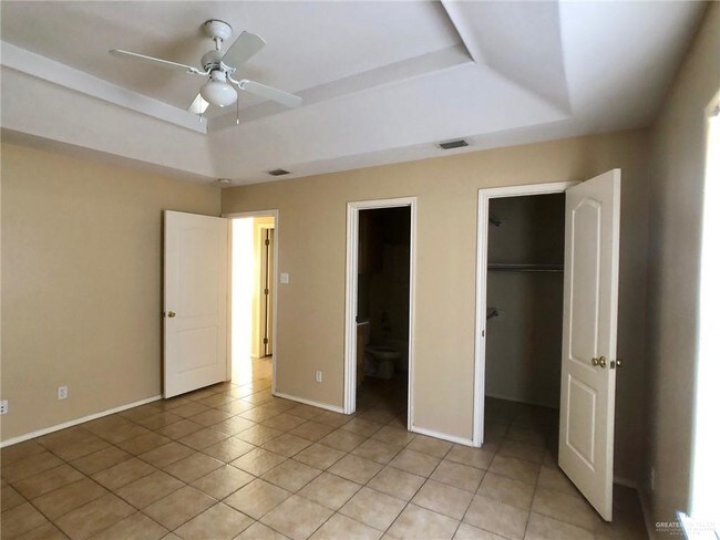 Building Photo - 13 N Cross St