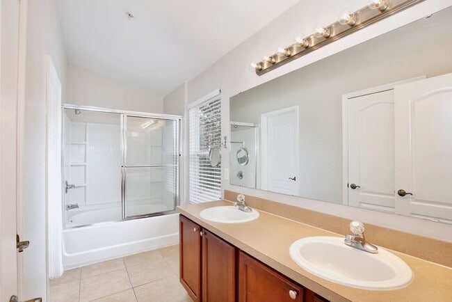 Building Photo - Spacious 2/2 Condo with 1 Car Garage in East Park - Lake Nona!