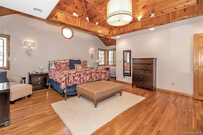 Building Photo - 16 Faraway Rd