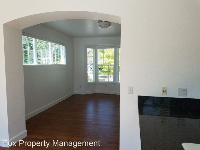 Building Photo - 3 br, 2.5 bath House - 467 Blue Lake Trail