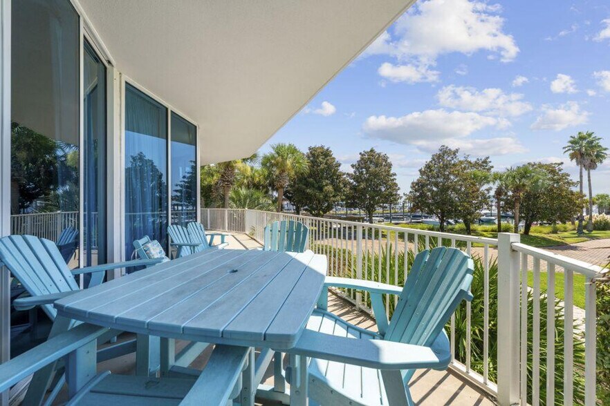 Building Photo - 27800 Canal Rd