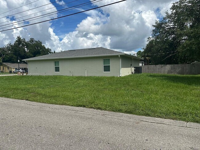 Building Photo - 2102 South St