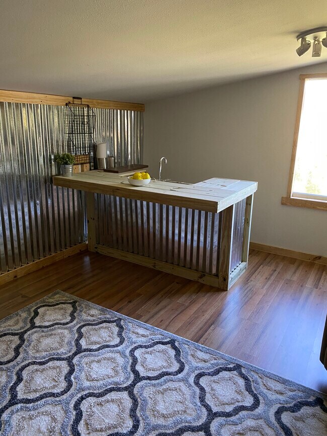 Building Photo - 7447 Hawkins Rd