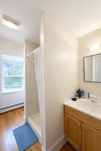 Building Photo - 24 Watson St