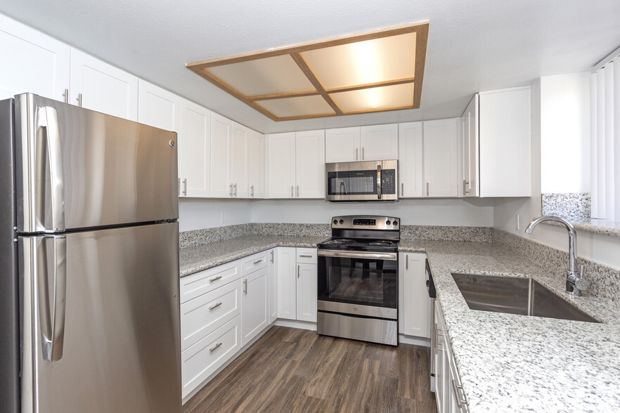 1 Bedroom - Kitchen REMODELED UNIT - The Springs