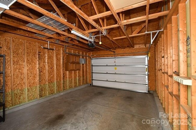 Building Photo - 8204 Viewpoint Lane