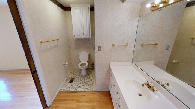 Building Photo - 802 N Juniper St