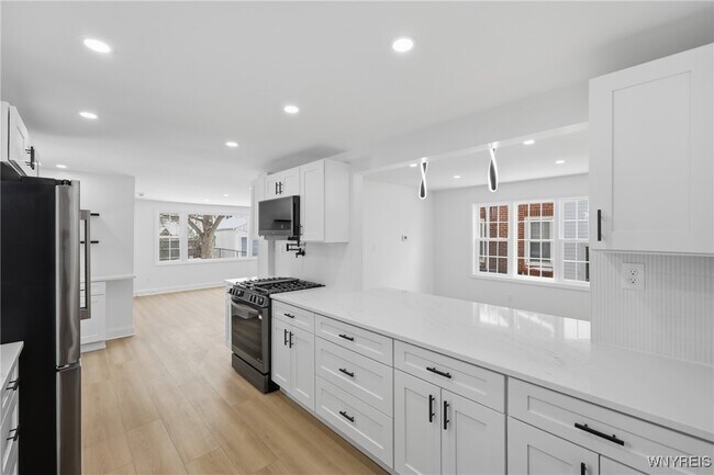 Building Photo - 219 Louvaine Dr