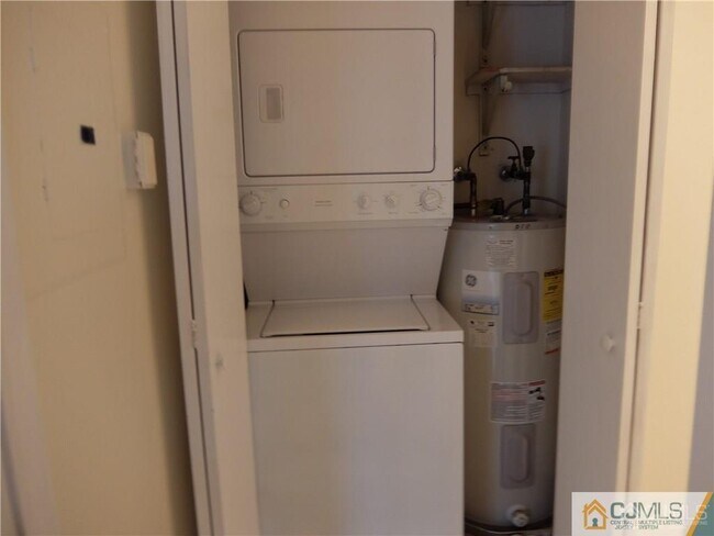 Building Photo - 4906 Ravens Crest Dr