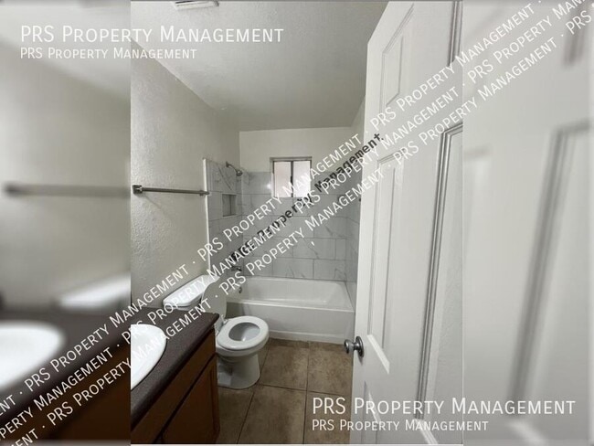 Building Photo - 1559 E Flower Cir