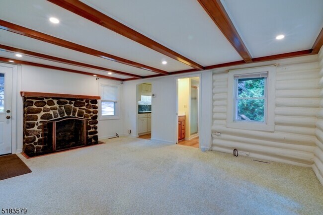 Building Photo - 15 Scenic Dr