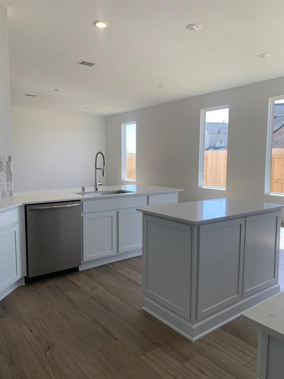 Building Photo - 32030 Meadowlake Mews Ln