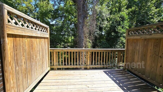 Building Photo - 1531 Yarborough Park Dr