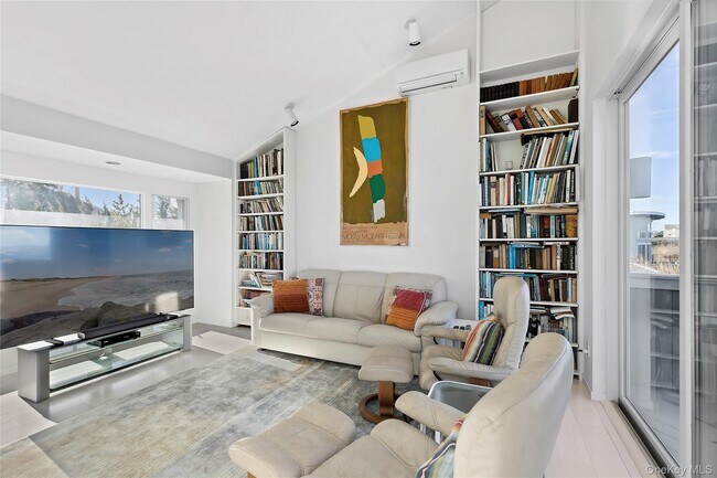 Building Photo - 32 Dune Ln