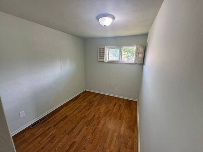 Building Photo - 3 bed/2 Bath, Spacious Home in Mount Verno...