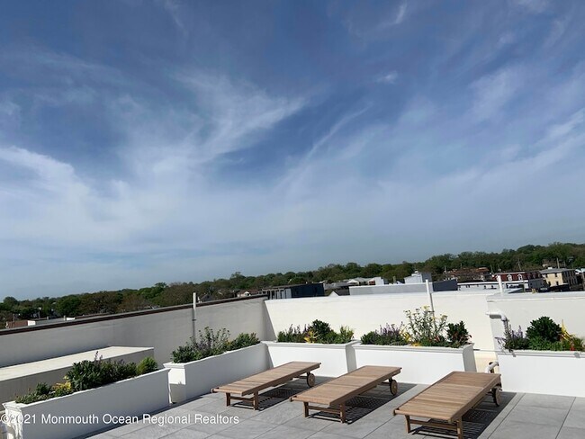 Building Photo - 57-61 Brighton Avenue Unit 303